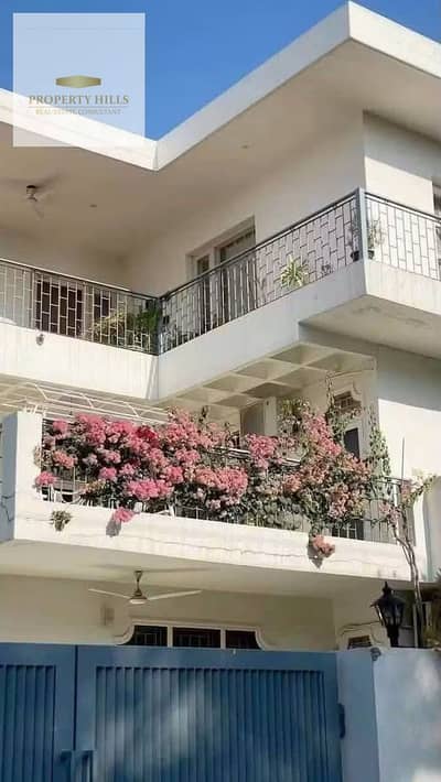 Distinct villa for location Al-Rehab just two minutes to Mohamed Nagy axis with a down payment of 3 million only and the possibility of installment for the remaining amount over long periods