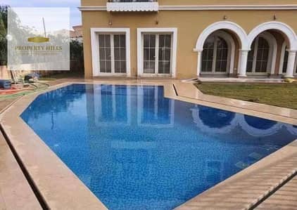 فيلا للبيع مبنيه بالفعل في مدخل الشروق 2 بجوار منطقه المدارس جاهزه للتعاقد بالسعر القديم   وجاهزه للمعاينة في كمبوند كامل الخدمات وساكن وعايش بالفعل