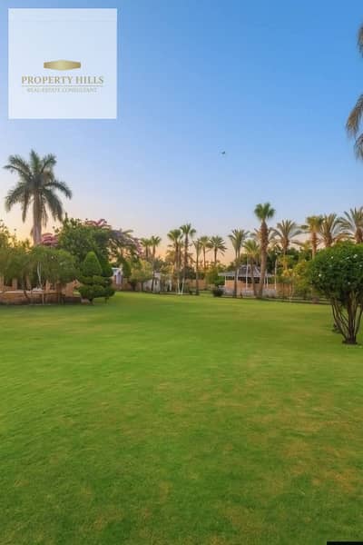 متاح فيلا للبيع من Hyde park بتقسيمه داخليه واسعه مع Private Garden داخل اميز لوكيشن في التجمع الخامس بمقدم بسيط عند التعاقد و اقساط علي فتره سداد مري