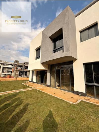 Latest villa for sale at the old price in the heart of the Fifth Settlement, just minutes away from the American University and the German University in Eastshire compound Latest villa for sale at the old price in the heart of the Fifth Settlement, just minutes away from the American University and the German University in Eastshire compound