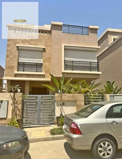 Villa for sale, fully finished, at the lowest price in the entire market, in the heart of the Fifth Settlement, in the heart of the Golden Square on 90th Street, and close to Al Ahly Club.