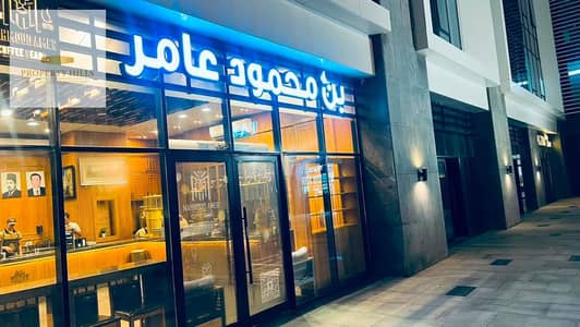 آخر محل للبيع بالسعر القديم استلام فوري ومتاجر بعائد شهري 130 الف شهريا في قلب التجمع الخامس