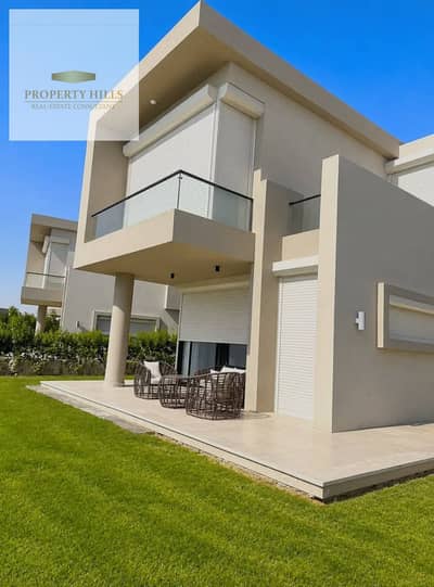 The lowest price townhouse in the entire market is fully finished and open to the lagoons and landscaping
