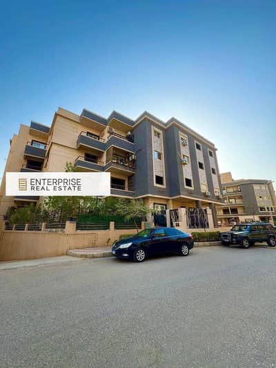 Immediate delivery in a fully lived-in compound, in the heart of Fifth Settlement, next to AUC, minutes from 90th St. , with an open landscape view.