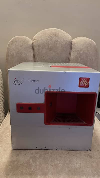 ماكينة قهوة Illy Espresso للبيع