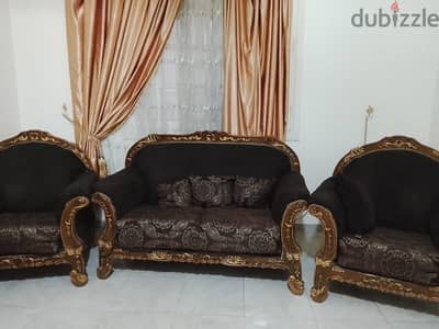 طقم كنب ثلاثية وثنائية ومقعدين