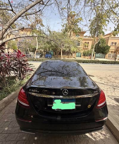 Mercedes-Benz E300 2019