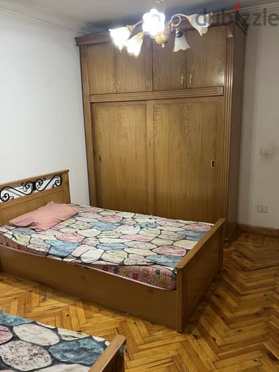غرفة نوم أطفال كاملة خشب زان بحالة ممتازة - Kids Bedroom Set