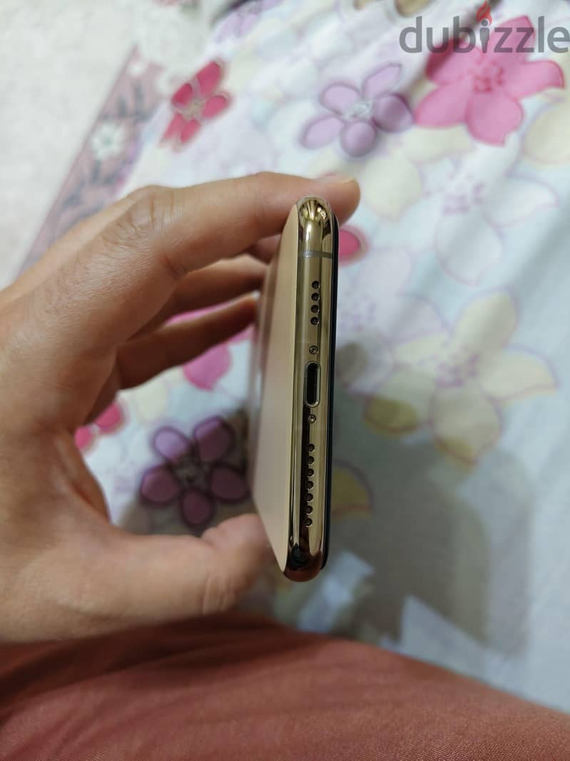 Apple - iPhone 11 Pro Max 1