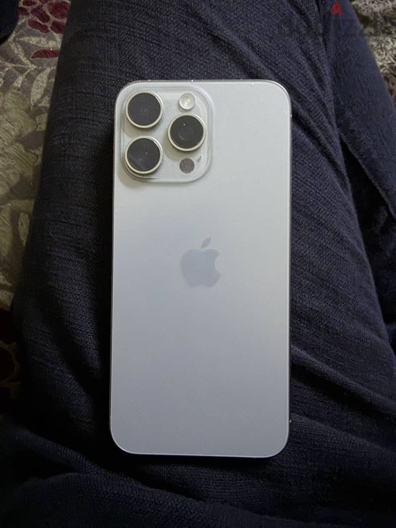Apple - iPhone 15 Pro Max 3