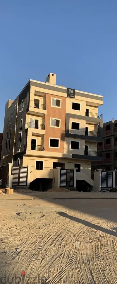 شقه للبيع بحدائق اكتوبر ١٤٣ متر + ١١٥ متر جاردن