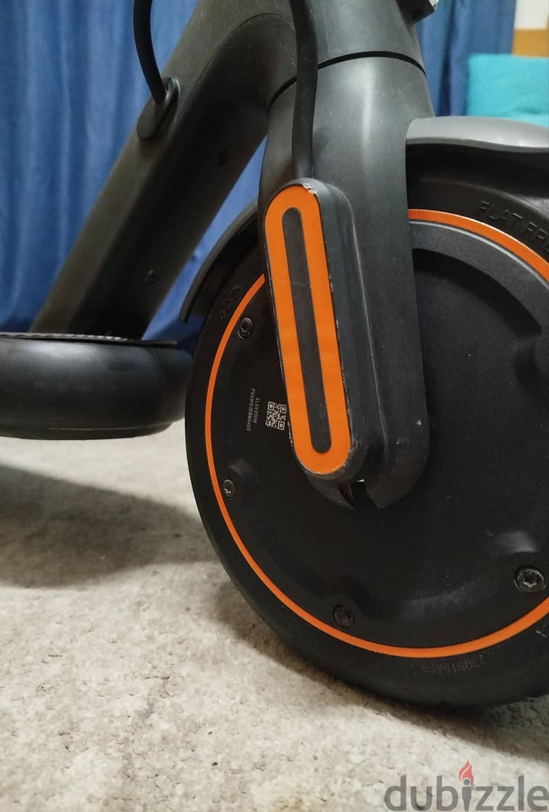 Xiaomi 4 Go Scooter used like new 1