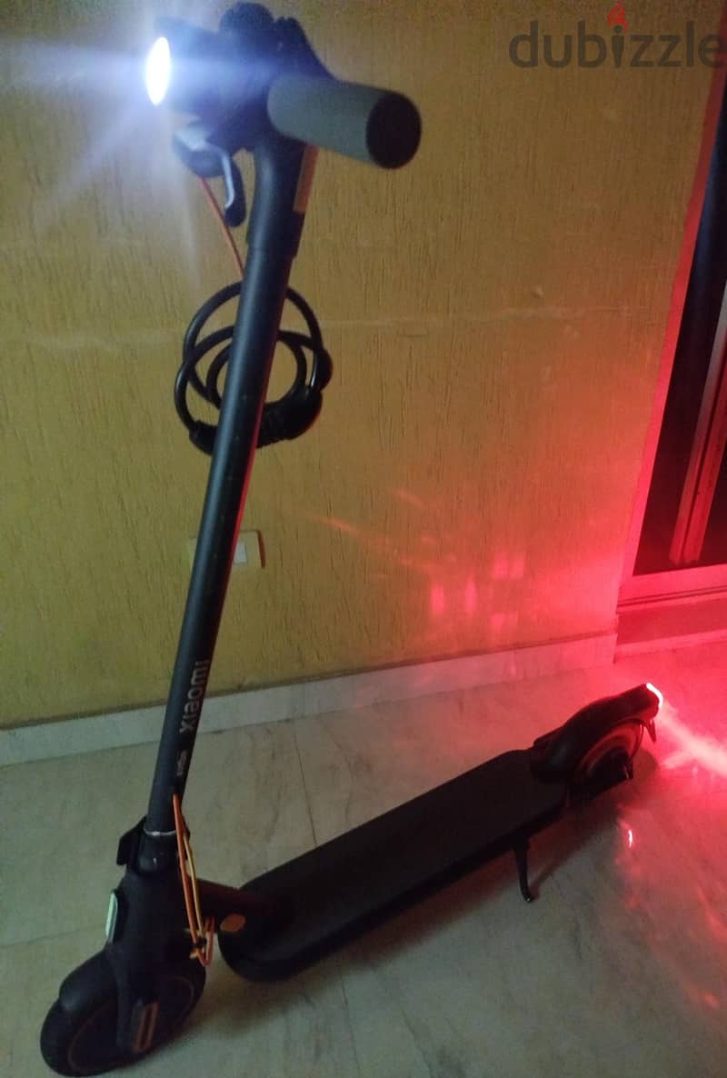 Xiaomi 4 Go Scooter used like new 3