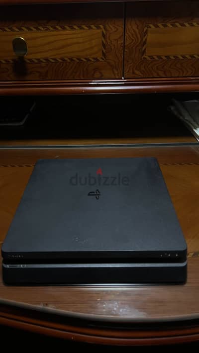Ps4 slim 1tb من الخليج