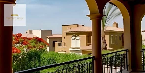 The last villa in the compound is ready for viewing, cash 15 million, area 376 square meters, villas only, directly on the Suez Road next to the bathroom and Hasan Alam.