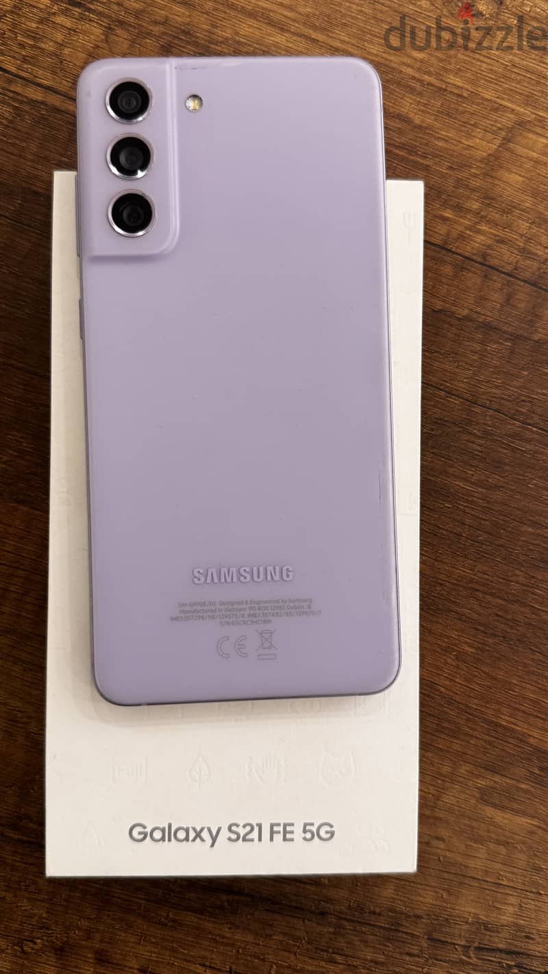 Samsung S21 FE 1