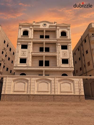 بيت مميز جدًا أول مطل دولي | في غرب حورس | 400م | 8 شقق وبدروم
