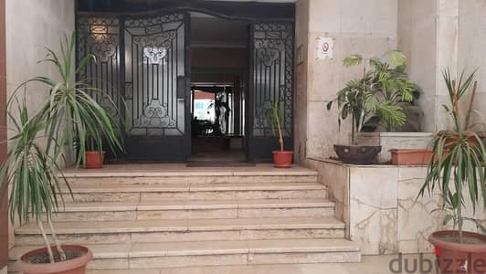 Apartment for sale in downtown Garden City