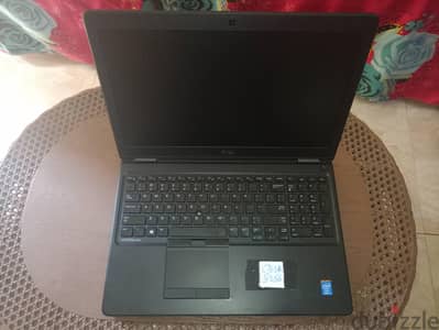 Dell Latitude E5550 شبه جديد مع ملحقاته