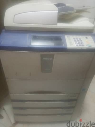 ماكينة تصوير Toshiba مستعملة للبيع – بحالة جيدة