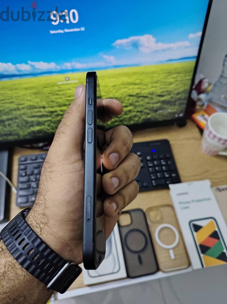 Apple - iPhone 15 4