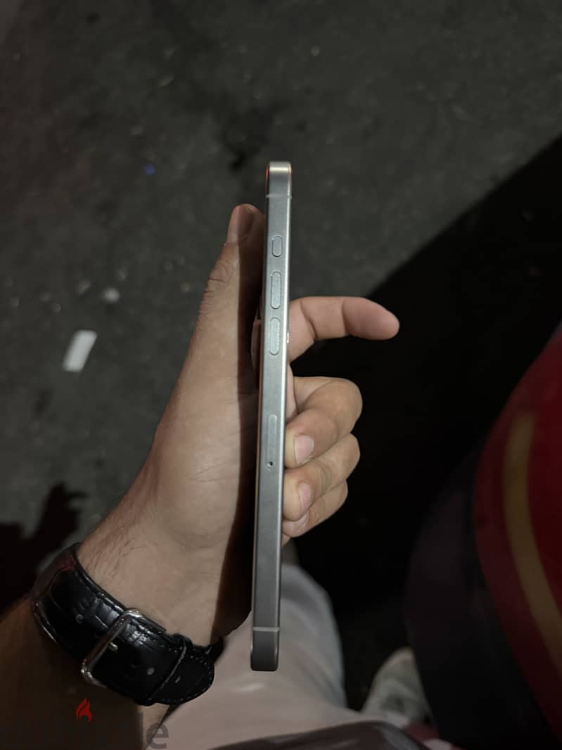 Apple - iPhone 15 Pro Max 3