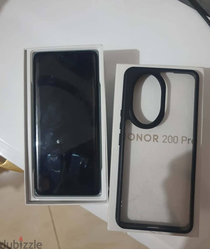 Honor 200 Pro 1