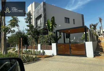 Corner Townhouse villa للبيع في Celia Compound Corner Townhouse villa للبيع في Celia Compound