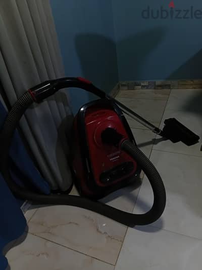 بيع مكنسه كهربائيه