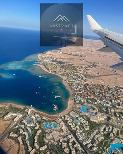 3 rooms with a stunning view, steps from the marina and the sea, 5% down payment, and installments up to 8 years in Soma Bay, Red Sea.