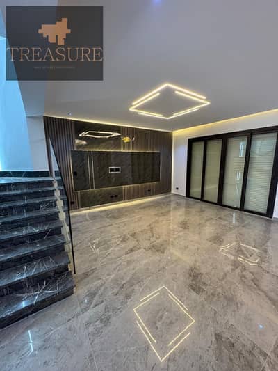 ultra luxe Townhouse for sale in District 5 - new cairo