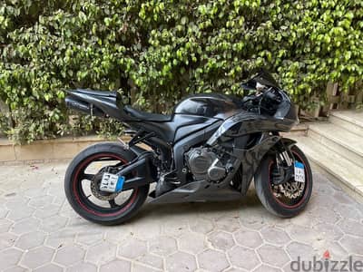 Honda 600 rr 2008 حاله ممتازه ورخصه ٣ سنين