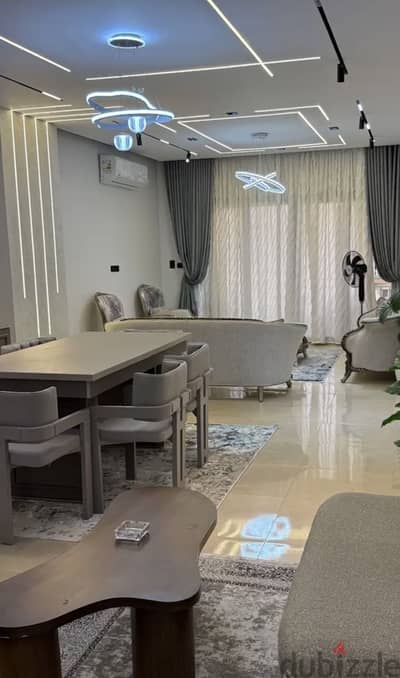 شقة مفروشة للإيجار في كمبوند وصال ريزيدنس