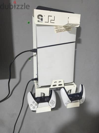 PS5 للبيع بحالة جيدة جدا شبه الجديد