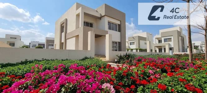 For sale resale in Hyde Park New Cairo 450m standalone villa 4 bedrooms a prime location and  landscape view priced 7 million below developer's rate