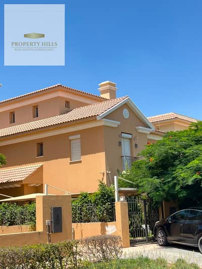 A distinctive villa with a garden for sale in Hyde Park for an advance of 4 million and installment payments over long periods