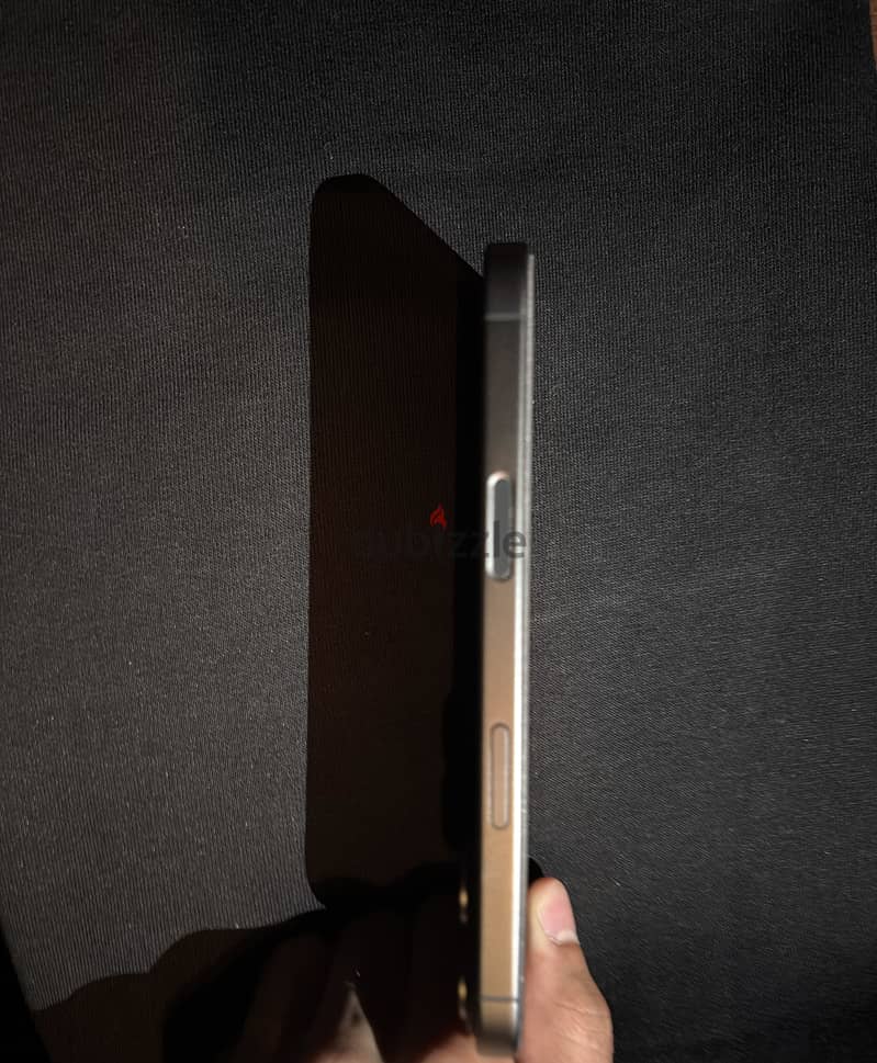 Apple - iPhone 17 4