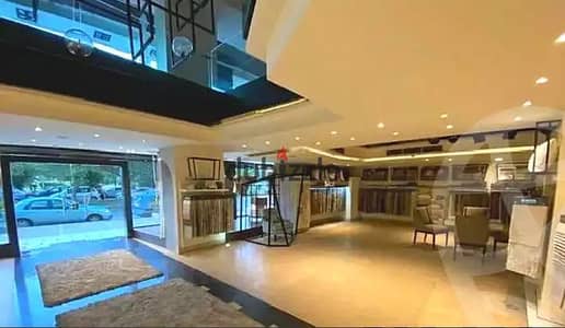 900 square meters on Nehru Main Street; official commercial license; ground floor + first floor. Other varying sizes are also available.