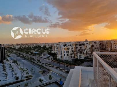 تشطيب الترا مودرن شقة بالمطبخ والتكييفات للبيع في ايستاون سوديك Eastown SODIC التجمع الخامس القاهرة الجديدة بالقرب من الAUC و ميفيدا Mivida