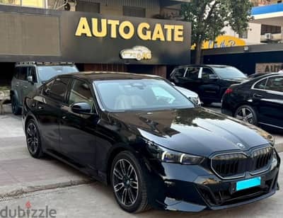 BMW 520i (1500 km only ) - بي ام دبليو 520 2026 بحالة المصنع