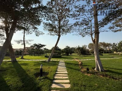 مش كل يوم تلاقي Model B بالحجم ده في VG2! Standalone على أرض 880م ومباني 629م، 7 غرف، Wide Garden View واتجاه بحري، كاش واستلام فوري.
