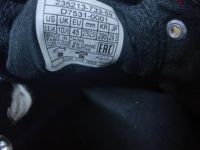 Levis Sneakers New without Box 3