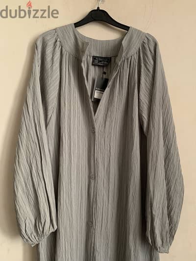 شيرت دريس / شيميز طويل رمادي جديد بالتيكت من The Black Closet