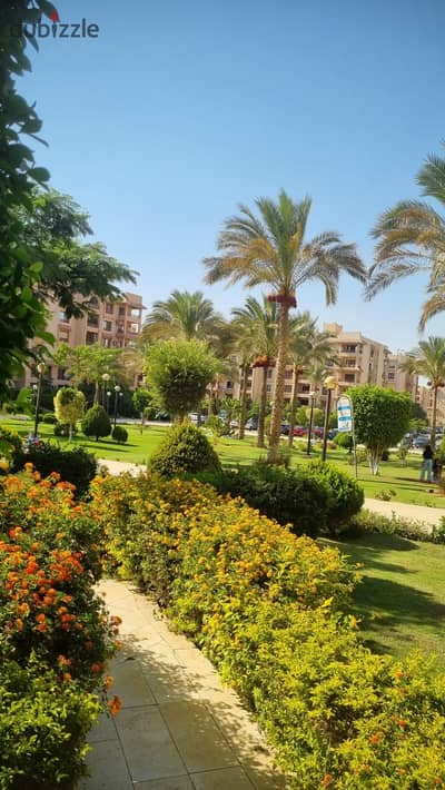 شقه لقطه 4غرف نوم  تشبه الفيلا  بالرحاب بالمرحله الخامسه  ارضى بحديقة خاصه