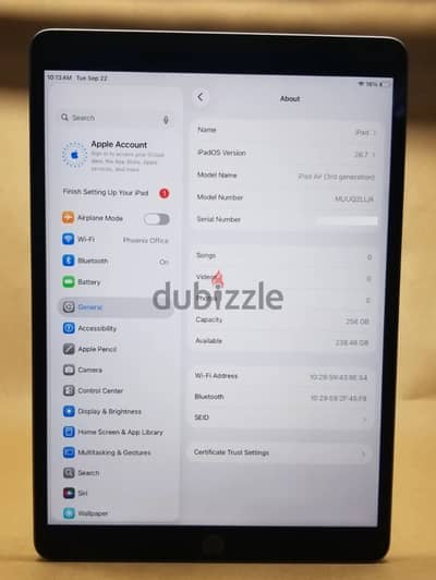 للبيع ipad air 3 وارد امريكا 256gb بطارية 81% يعمل بشريحة sim وwifi