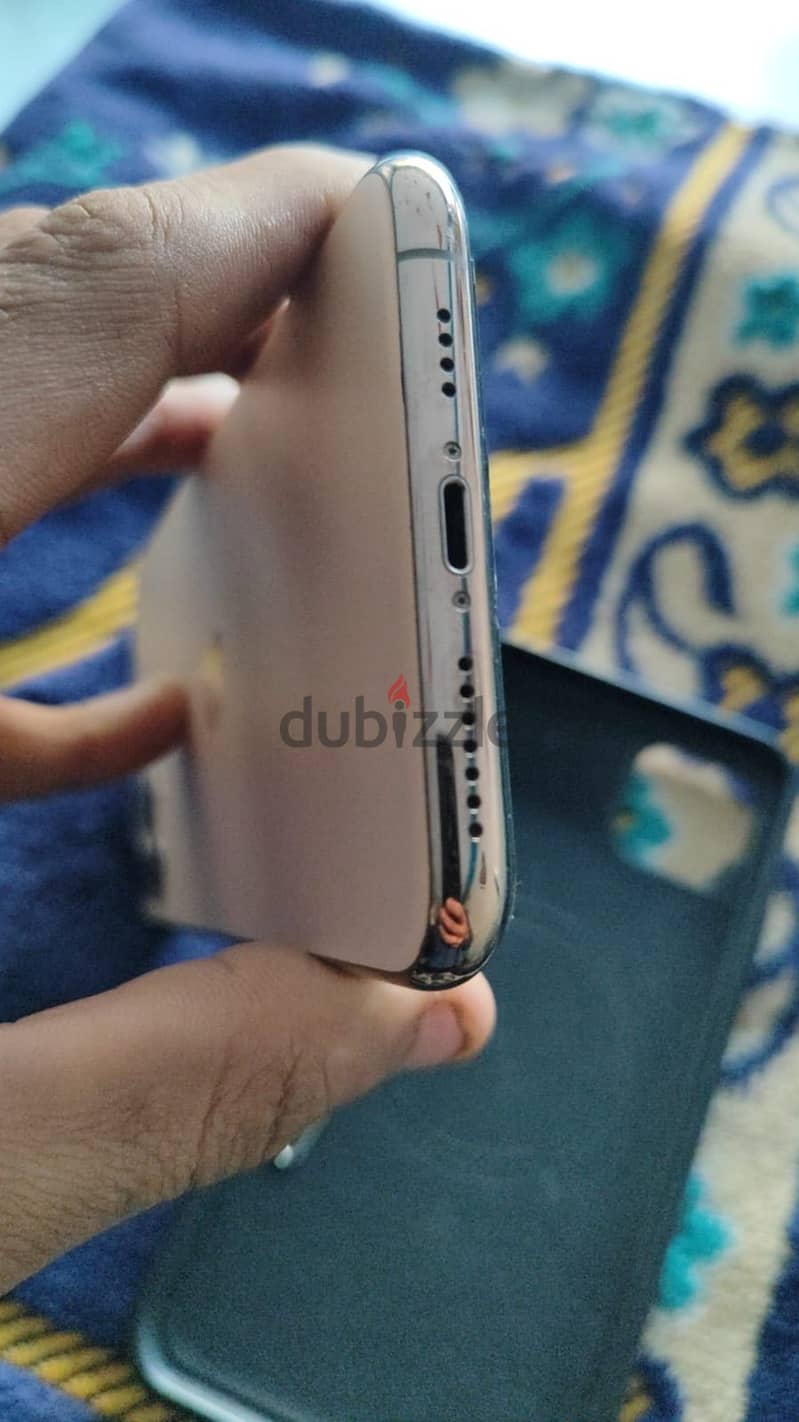 Apple - iPhone 11 Pro Max 4
