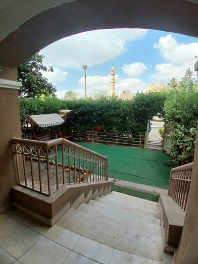 Opportunity for rent 158 square meters ground floor with garden 65m, kitchen and air conditioning b2