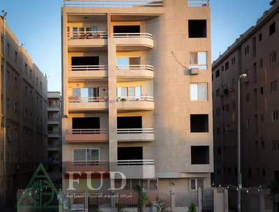 For sale by owner: 223 sqm apartment in Sheikh Zayed with an open terrace, near Gate Mall & Saudi Market, opposite Al-Azhar Institute.