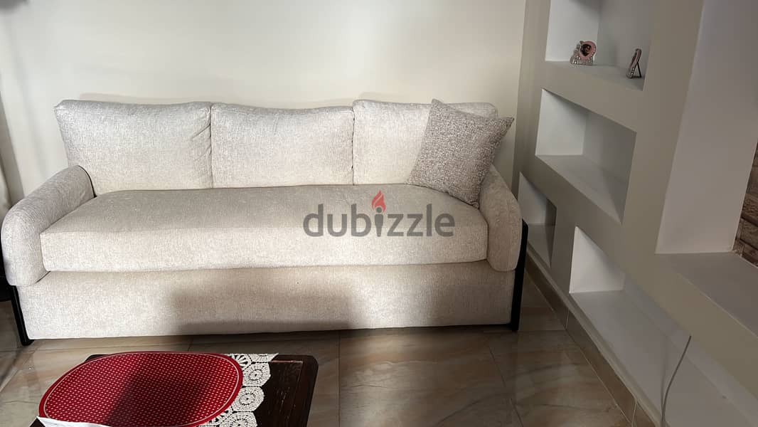 Living room 4
