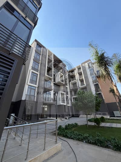apartment 119m with garden for sale in madinaty B8 garden view old contract